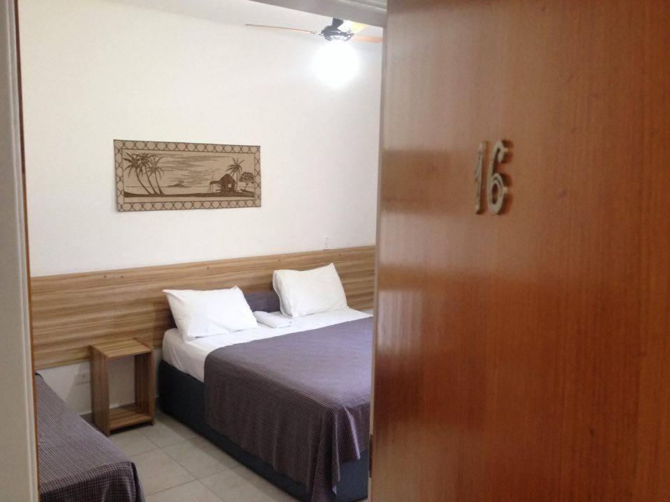 Pousada Parque Suites Estacionamento E Piscina Guaruja Room photo